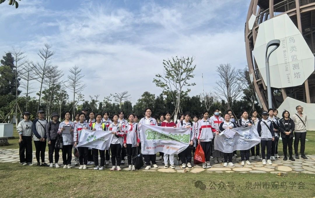 1745284543351324YTlr.jpg 04可持续开发模式,激活蓝色经济1.jpg